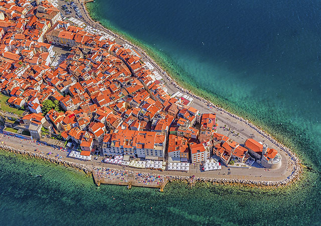 Piran óvárosa a Szlovén tengerparton